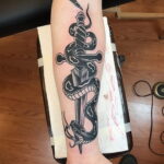 татуировка змеи на предплечье 25.10.2020 №020 -forearm tattoo- tatufoto.com