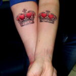 татуировка корона на предплечье 25.10.2020 №012 -forearm tattoo- tatufoto.com