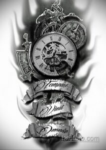 Фото тату на руке: карманные часы с механизмами и ленты с надписями "Tempus", "Vinat", "Memoria", выполненные в черно-серых тонах.