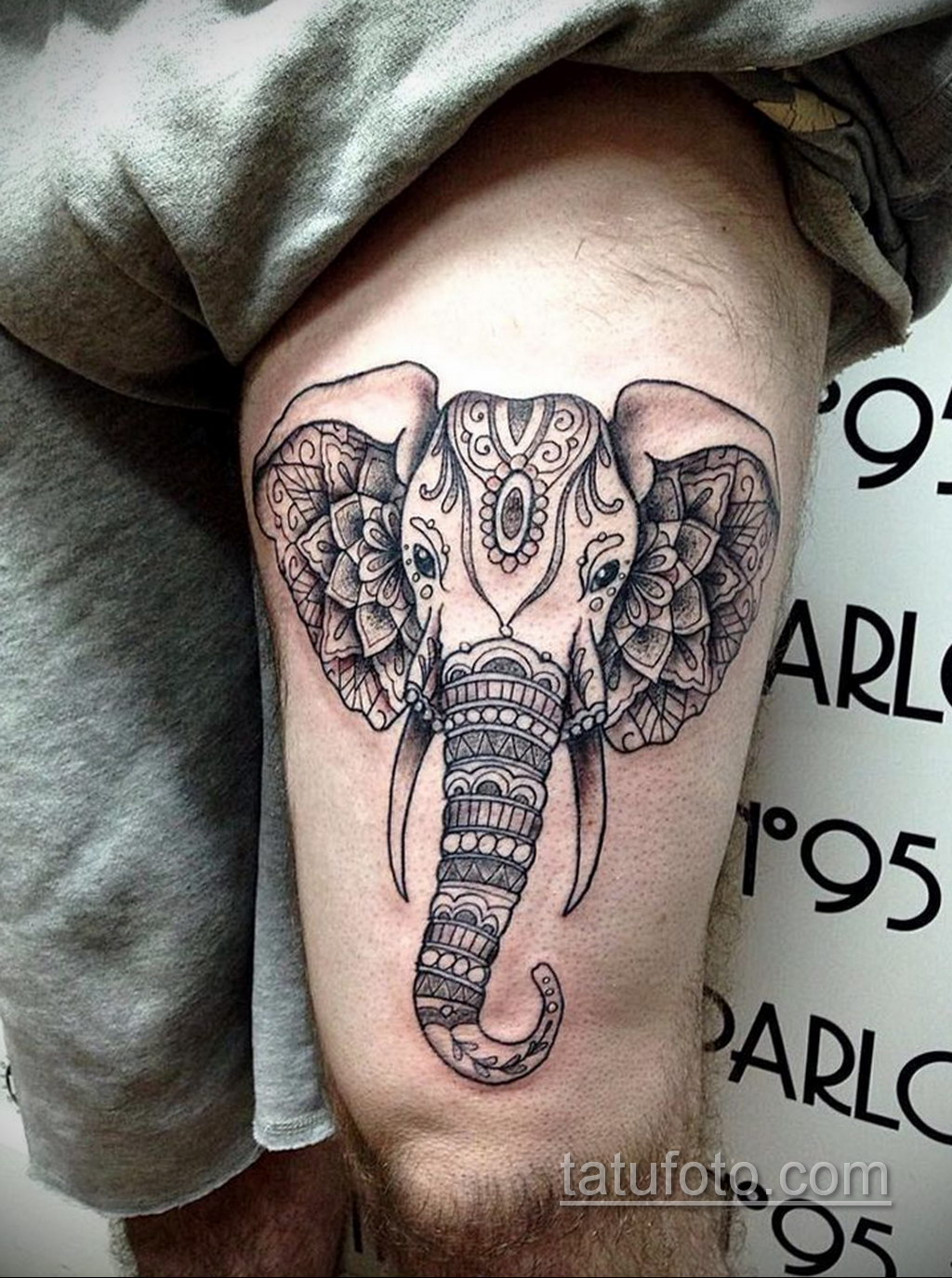 Тату слоник. Тату слон. Тату слоники на руке. Татуировки слона для мужчин. Тату слон на руке для мужчин.