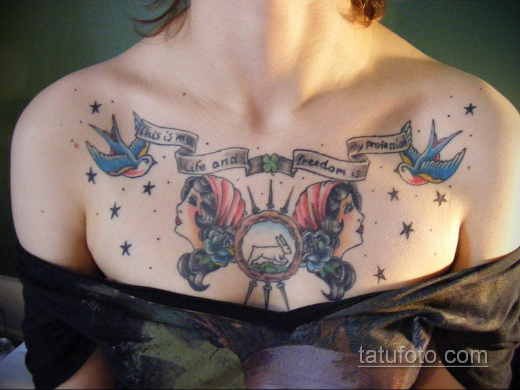 Фото женской тату возле груди 16.11.2020 № 092 -female chest tattoo- tatufo...