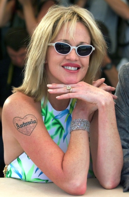 Мелани Гриффит тату - Melanie Griffith tattoo - фото 5