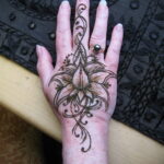 Пример рисунка тату хной на руке 28.11.2020 №236 -henna tattoo- tatufoto.com
