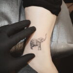 Рисунок женской тату со слоном 30.11.2020 №119 -Female elephant tattoo- tatufoto.com