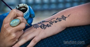Рисунок тату хной для девушки 28.11.2020 №086 -henna tattoo for girl- tatufoto.com