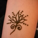 Рисунок тату хной для начинающих 28.11.2020 №140 -Henna tattoo drawing- tatufoto.com