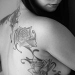 Фото женской тату 18.11.2020 №281 -beautiful girl tattoo- tatufoto.com