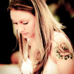 Фото женской тату 18.11.2020 №368 -beautiful girl tattoo- tatufoto.com