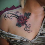 Фото женской тату возле груди 16.11.2020 №191 -female chest tattoo- tatufoto.com