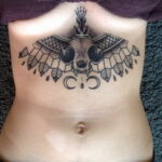 Фото женской тату возле груди 16.11.2020 №220 -female chest tattoo- tatufoto.com