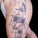Фото женской тату на бедре 16.11.2020 №173 -beautiful female thigh tattoos- tatufoto.com