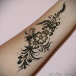 Фото интересного рисунка хной на теле 13.11.2020 №041 -henna tattoo- tatufoto.com