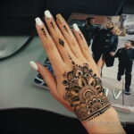 Фото интересного рисунка хной на теле 13.11.2020 №043 -henna tattoo- tatufoto.com