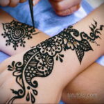 Фото интересного рисунка хной на теле 13.11.2020 №052 -henna tattoo- tatufoto.com