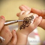 Фото интересного рисунка хной на теле 13.11.2020 №084 -henna tattoo- tatufoto.com
