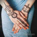 Фото интересного рисунка хной на теле 13.11.2020 №148 -henna tattoo- tatufoto.com