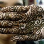 Фото интересного рисунка хной на теле 13.11.2020 №185 -henna tattoo- tatufoto.com