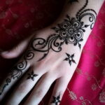 Фото интересного рисунка хной на теле 13.11.2020 №187 -henna tattoo- tatufoto.com