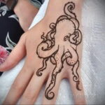 Фото интересного рисунка хной на теле 13.11.2020 №273 -henna tattoo- tatufoto.com