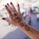 Фото интересного рисунка хной на теле 13.11.2020 №292 -henna tattoo- tatufoto.com