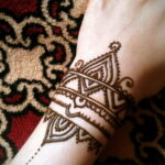 Фото интересного рисунка хной на теле 13.11.2020 №314 -henna tattoo- tatufoto.com