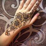 Фото интересного рисунка хной на теле 13.11.2020 №346 -henna tattoo- tatufoto.com