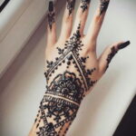 Фото интересного рисунка хной на теле 13.11.2020 №379 -henna tattoo- tatufoto.com