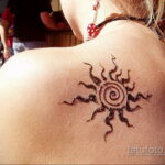 Фото интересного рисунка хной на теле 13.11.2020 №394 -henna tattoo- tatufoto.com