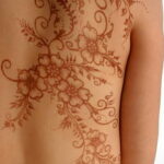 Фото интересного рисунка хной на теле 13.11.2020 №425 -henna tattoo- tatufoto.com