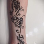 Фото интересного рисунка хной на теле 13.11.2020 №472 -henna tattoo- tatufoto.com