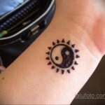 Фото интересного рисунка хной на теле 13.11.2020 №569 -henna tattoo- tatufoto.com