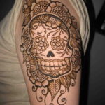 Фото интересного рисунка хной на теле 13.11.2020 №599 -henna tattoo- tatufoto.com
