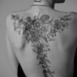 Фото крутого женского рисунка тату 15.11.2020 №380 -cool female tattoo- tatufoto.com