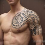 Фото крутого мужского рисунка тату 15.11.2020 №305 -cool man tattoo- tatufoto.com