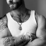 Фото мужской тату 18.11.2020 №004 -beautiful tattoo guy- tatufoto.com