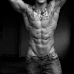 Фото мужской тату 18.11.2020 №030 -beautiful tattoo guy- tatufoto.com