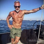 Фото мужской тату 18.11.2020 №175 -beautiful tattoo guy- tatufoto.com