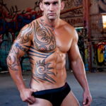 Фото мужской тату 18.11.2020 №196 -beautiful tattoo guy- tatufoto.com