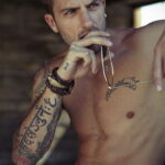 Фото мужской тату 18.11.2020 №200 -beautiful tattoo guy- tatufoto.com