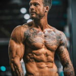 Фото мужской тату 18.11.2020 №219 -beautiful tattoo guy- tatufoto.com