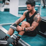 Фото мужской тату 18.11.2020 №220 -beautiful tattoo guy- tatufoto.com