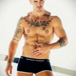 Фото мужской тату 18.11.2020 №230 -beautiful tattoo guy- tatufoto.com