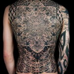 Фото мужской тату 18.11.2020 №261 -beautiful tattoo guy- tatufoto.com
