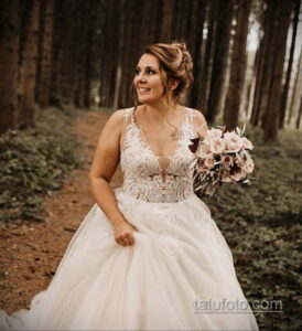 Фото невесты с татуировками 10.11.2020 №035 -bride with tattoo- tatufoto.com