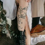 Фото невесты с татуировками 10.11.2020 №037 -bride with tattoo- tatufoto.com