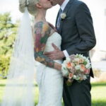Фото невесты с татуировками 10.11.2020 №039 -bride with tattoo- tatufoto.com