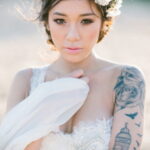 Фото невесты с татуировками 10.11.2020 №045 -bride with tattoo- tatufoto.com