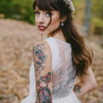 Фото невесты с татуировками 10.11.2020 №047 -bride with tattoo- tatufoto.com