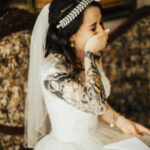 Фото невесты с татуировками 10.11.2020 №052 -bride with tattoo- tatufoto.com