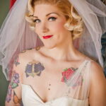 Фото невесты с татуировками 10.11.2020 №053 -bride with tattoo- tatufoto.com